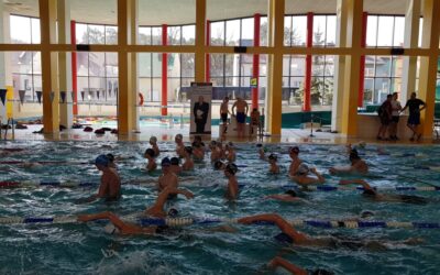 Wakacyjne wejścia na&nbsp;pływalnię i&nbsp;siłownię