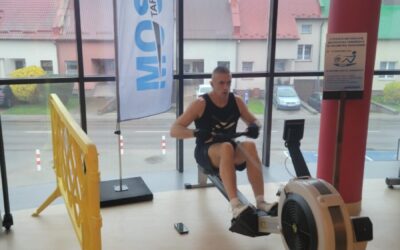 Zawody na&nbsp;ergometrze wioślarskim rozpoczęte