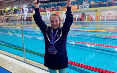 Medale zawodniczki UKS Delfin